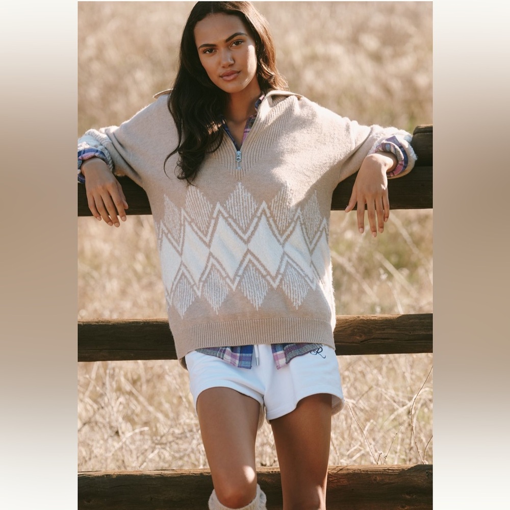 Varley Tan and White Crew Neck Sweater